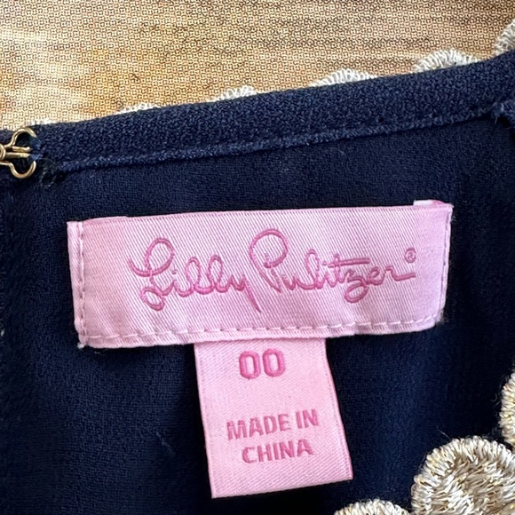 Lilly Pulitzer Pearl Soft Navy Blue Gold Lace Mini Shift Dress Size 00 - Picture 3 of 4